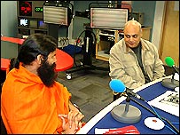 बाबा रामदेव और संजीव श्रीवास्तव