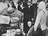 Photo of homeless German refugees in September 1945