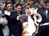 وکیلوں اور پولیس کے درمیان تصادم(فائل فوٹو)