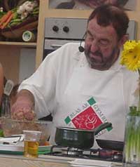 Rhaid ei gymysgu'n iawn