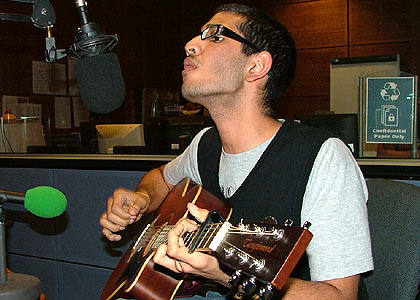 Future Friction Amit Chadda performs a live track