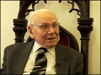 103 year old Blitz survivor Cyril Quigly