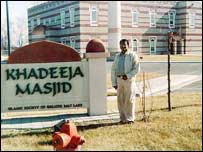 سالٹ لیک سٹی کی مسجد خدیجہ کے سامنے 