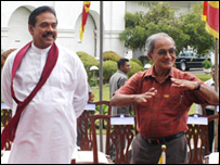 President Rajapaksa (L) with JVP leader, Somawansa Amerasinghe
