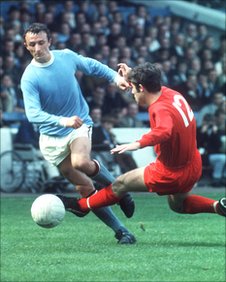 Mike Summerbee playing for Manchester City in 1969