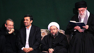 رهبر ایران در کنار رؤسای سه قوه