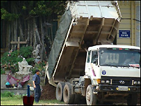 Sân tòa Khâm sứ cũ biến thành công trường xây dựng