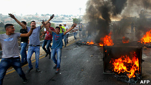 احتجاجات على ارتفاع اسعار المحروقات في الضفة الغربية