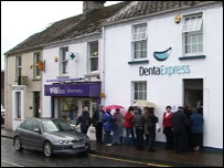 Queue for dentist in Irvinestown