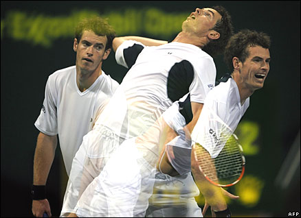 Andy Murray serves, Qatar, 2009