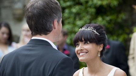 Mark (Oliver Milburn) and Jessica (Shelley Conn)