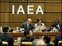 شورای حکام آژانس بين المللی انرژی اتمی پس از مذاکرات سخت و طولانی قطعنامه در مورد ايران را تصويب کرد