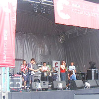 Llwyddiant llwyfan Radio Cymru