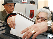 Votime në Tiranë (arkiv)