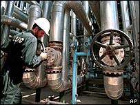 Irak'ta petrol tesisi