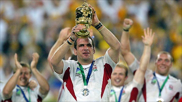 Martin Johnson leads England to World Cup victory in 2003