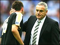 Dave Jones yn gydymdeimlo Joe Ledley