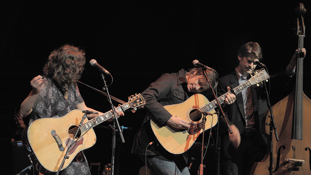 Sarah Lee Guthrie and Johnny Irion