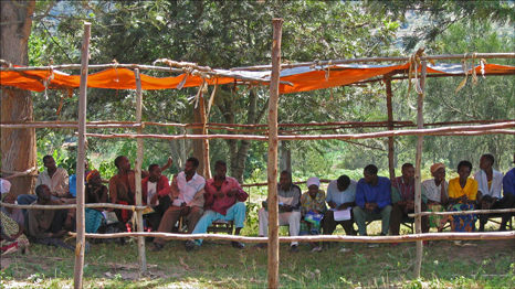An outdoor 'gacaca' court in Rwanda