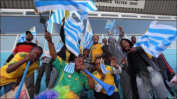 uruguayfans595335ap.jpg