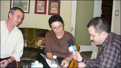 BBC Türkçe'den Faik Uyanık ve Romanya'da Tatar Kadınları Birliği Başkanı Serhan Osman ve eşi mülakat sırasında