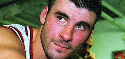 Joe Calzaghe - ystyried ei ddyfodol