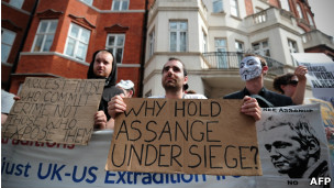Прибічники Ассанжа