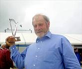 DAN PUW ARWEINYDD MEIBION LLYWARCH AR OL ENILL