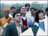 ہر ایک کی نگاہ آسمان پر ہے