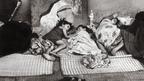 Pameran tentang kehidupan anak perempuan di India