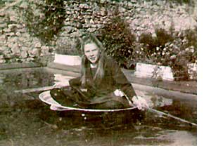 Photo of Agnes taken around 1920