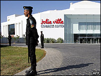 Şarm el Şeyh'te güvenlik görevlisi