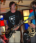 Pikey of 2 Minutes 2 Late