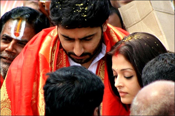 अभिषेक-ऐश्वर्या पहुँचे बालाजी के द्वार