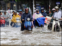 Cảnh ngập lụt ở Hà Nội đầu tháng 11