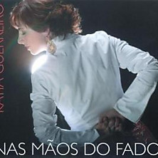 Review of Nas Maos do Fado