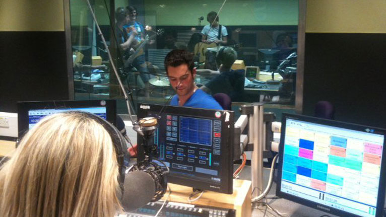 Magi, Glyn ag Yr Angen ar Dodd com