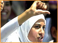  کیا حجاب پہننا ضروری ہے؟ آپ کی رائے