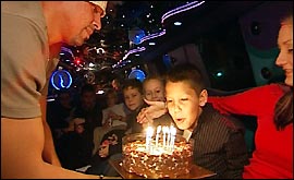 Armano celebrates his birthday in a limousine