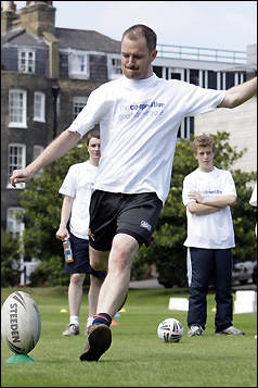 The author found kicking at goal rather tricky