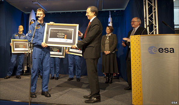 Tim Peake receives his certificate on graduation