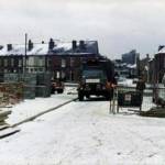 Royal Engineers Bomb Disposal Team arrive at Lancing Road