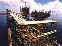 Dàn khai thác dầu khí