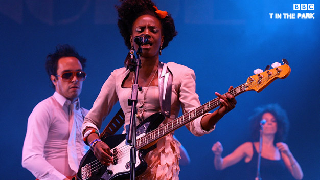 The Noisettes at T in the Park 2009