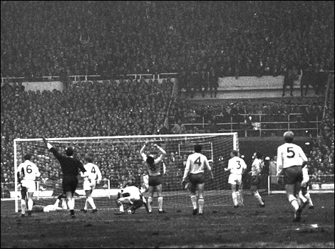 Carling Cup comes to the County Ground
