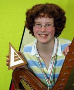 Elen Hydref , Porthmadog - cyntaf, canu telyn dan 15