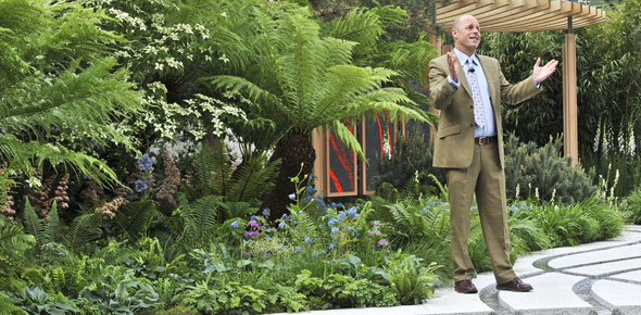Joe Swift presents from Tom Hoblyn's garden
