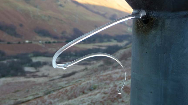 Hairpin shaped icicle