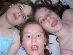 These are my best mates I was talking about:Debbie (blue) Mairi (Middle) an Amanda (Pink)