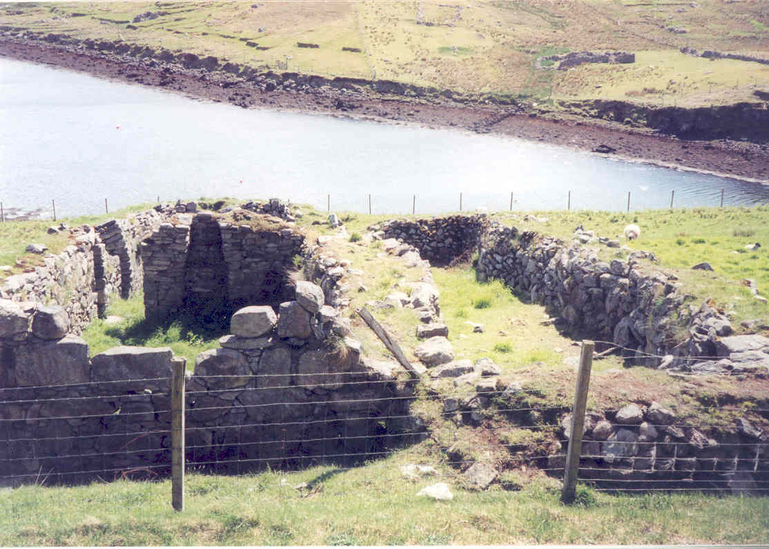 Ruin of Blackhouse at Borrowston, Carloway